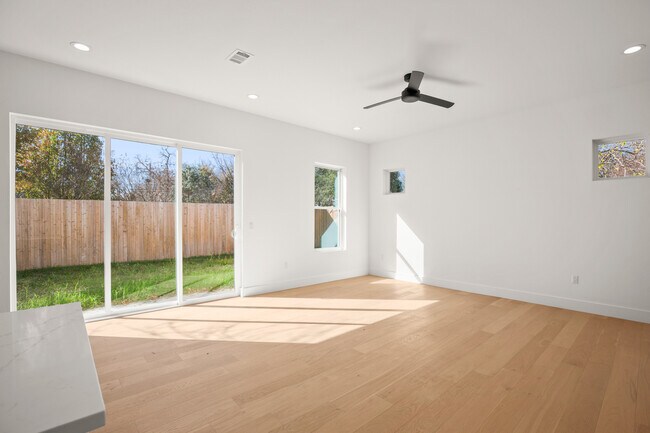Photo - 2715 Sweeney Ln