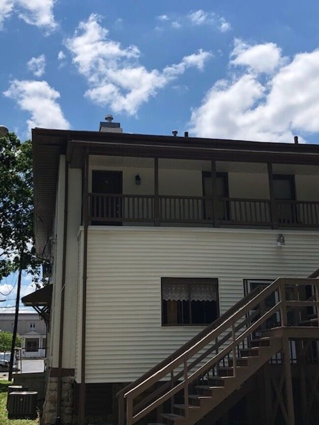Photo - 1229 Chestnut St Unit #2
