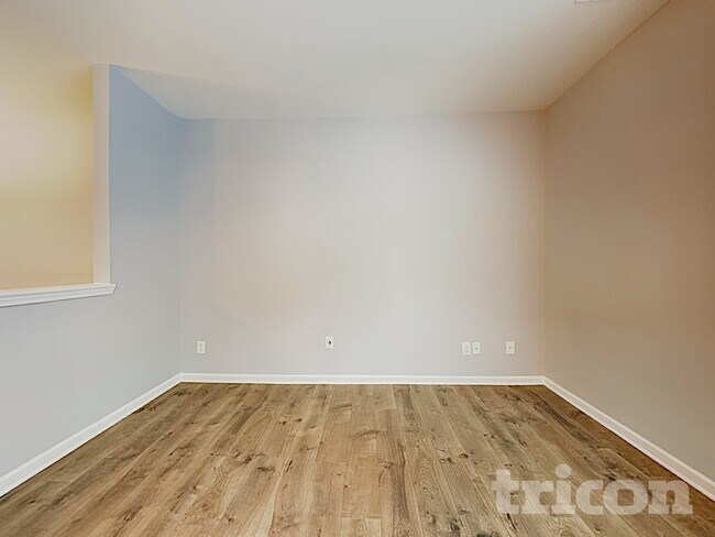 Photo - 3323 Lowland Dr