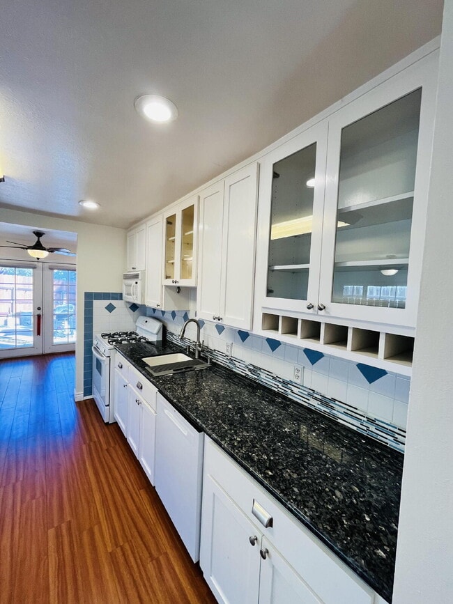 Photo - $3,300 - 2 Bed / 1 Bath House in Crest - Ready for Move in!