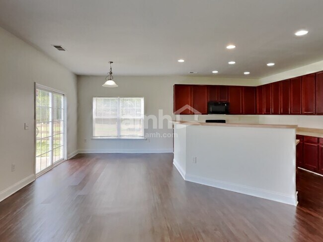 Photo - 318 Lameshur Ln