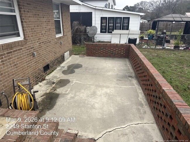 Photo - 2249 Stanton St