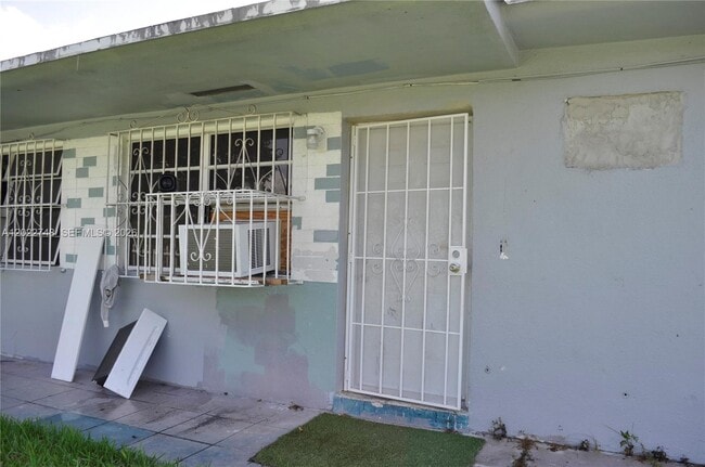2395 NW 82nd St Unidad 2395