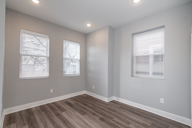 Building Photo - 846 N 41st St Unit 2