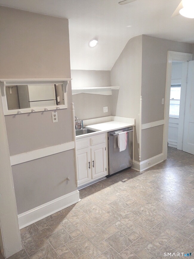 Photo - 158 Scofield Ave Unit 3rd floor