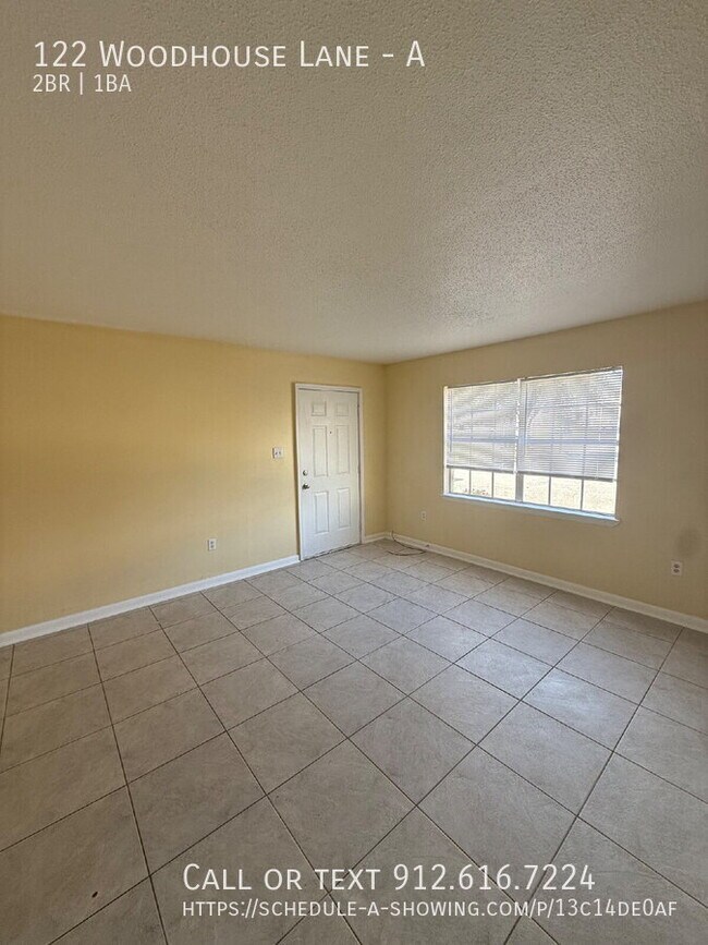 Photo - 122 Woodhouse Ln Unidad A