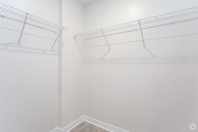 Studio, 1 BA - 498 SF