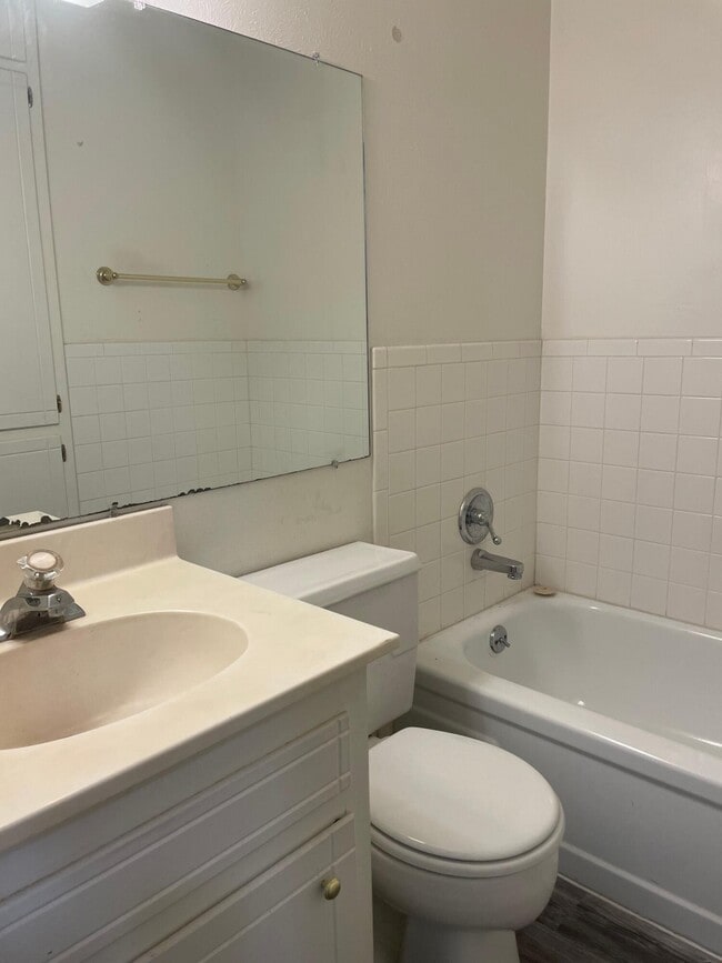 Photo - 4914 57th St