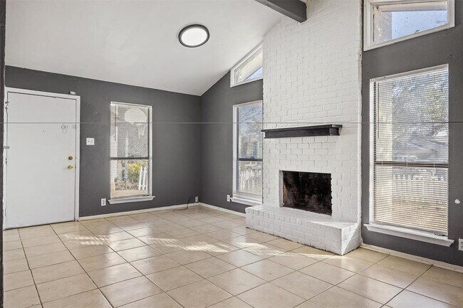 Photo - 2102 Lamplight Village Cir