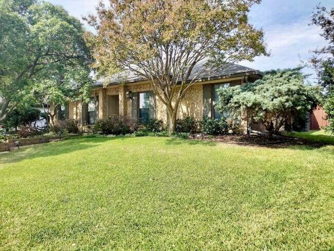 Photo - 1707 Mayflower Dr