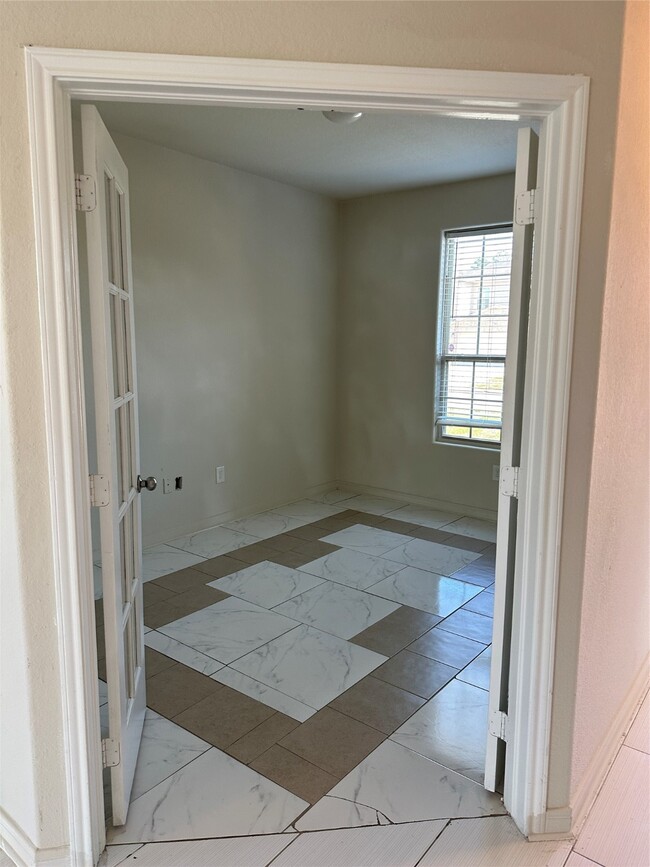 Photo - 10011 Sanders Rose Lane