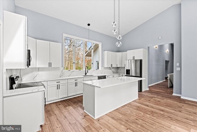 Photo - 7621 River Rd