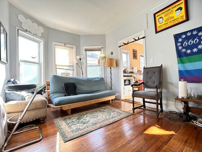 Photo - 72 Antwerp St Condo Unit 72