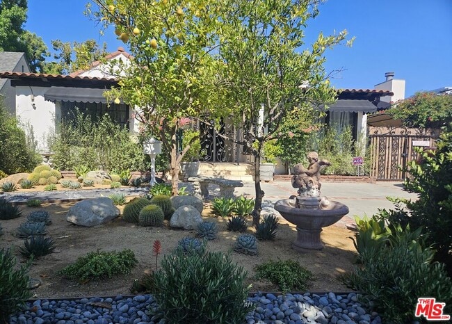 Building Photo - 424 N Arden Blvd Rental