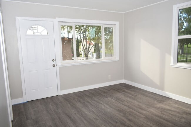 Photo - Charming 2-Bedroom Unit in a Chollas View