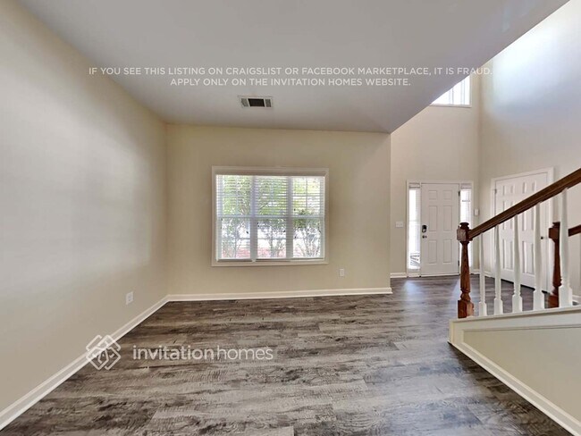Photo - 2450 Freemont St