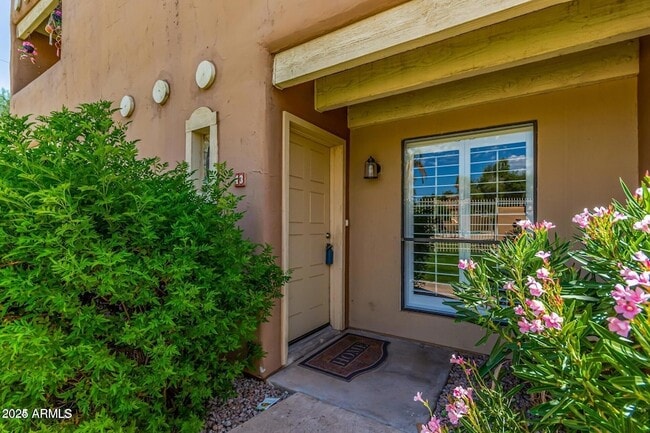 Photo - 1425 E Desert Cove Ave Townhome