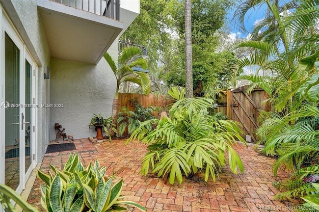 Photo - 2940 Shipping Ave