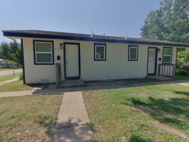 Building Photo - 601 N Gordon St Unit 601 N Gordon Rental