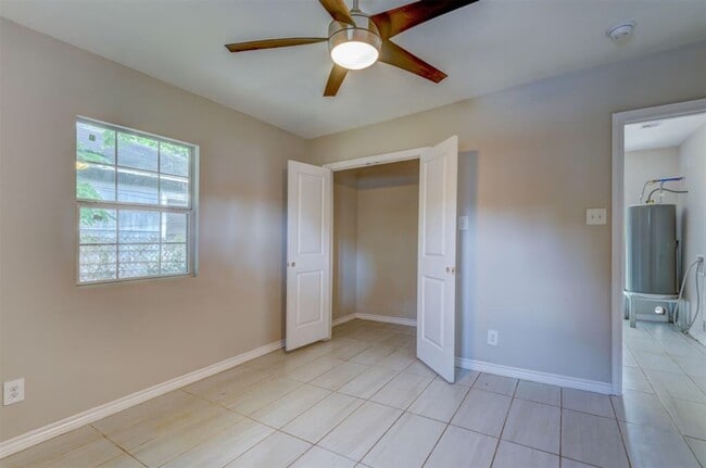 Building Photo - 5647 Belarbor St Rental