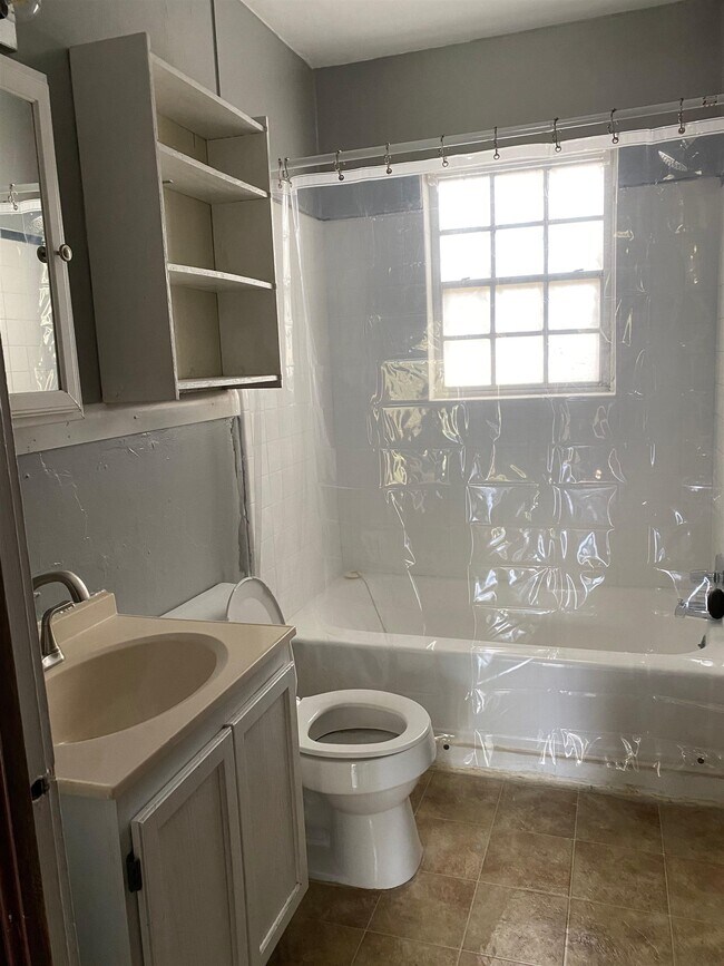 Photo - 1125 Alachua Ave