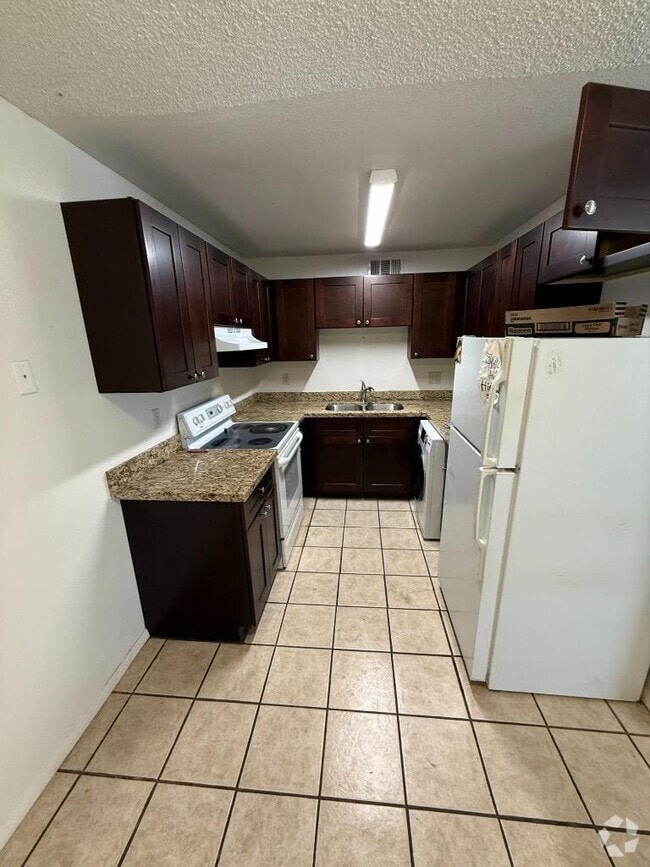 Building Photo - 2 bedroom in GILA BEND AZ 85337 Unit 02 Rental