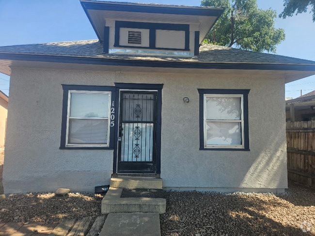 Building Photo - 1205 E 13th St Rental