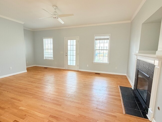 Photo - 307 Laurel Hill Ln