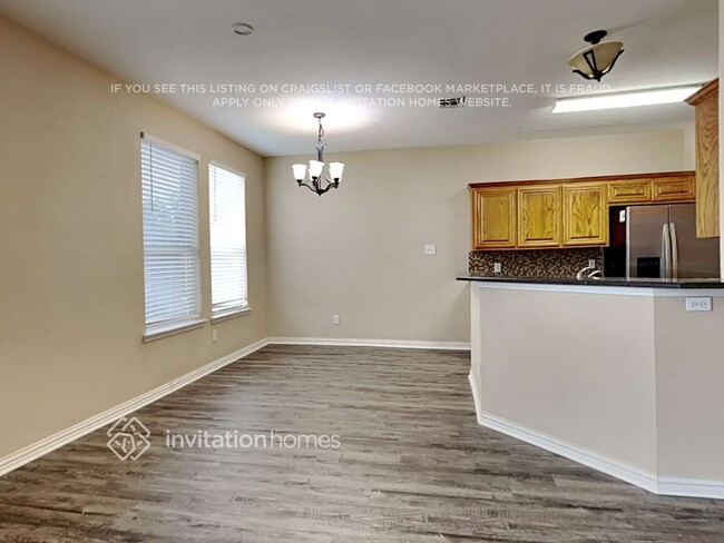 Photo - 10804 Middleglen Rd
