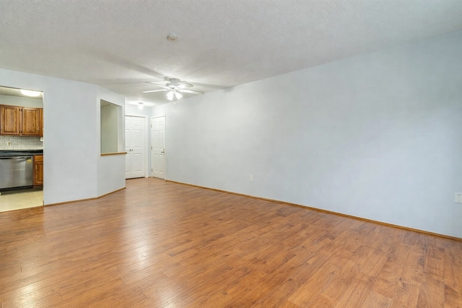 Living Room1 - 14 Flintlock Ln Unit 1