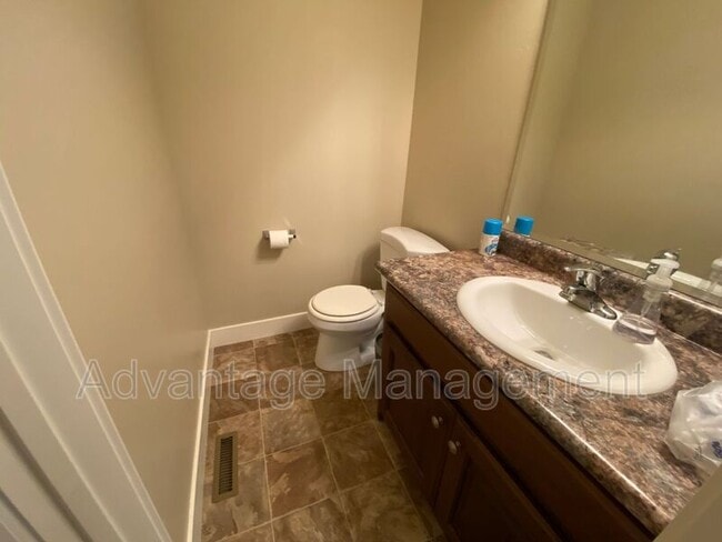 Photo - 887 Independence Ave