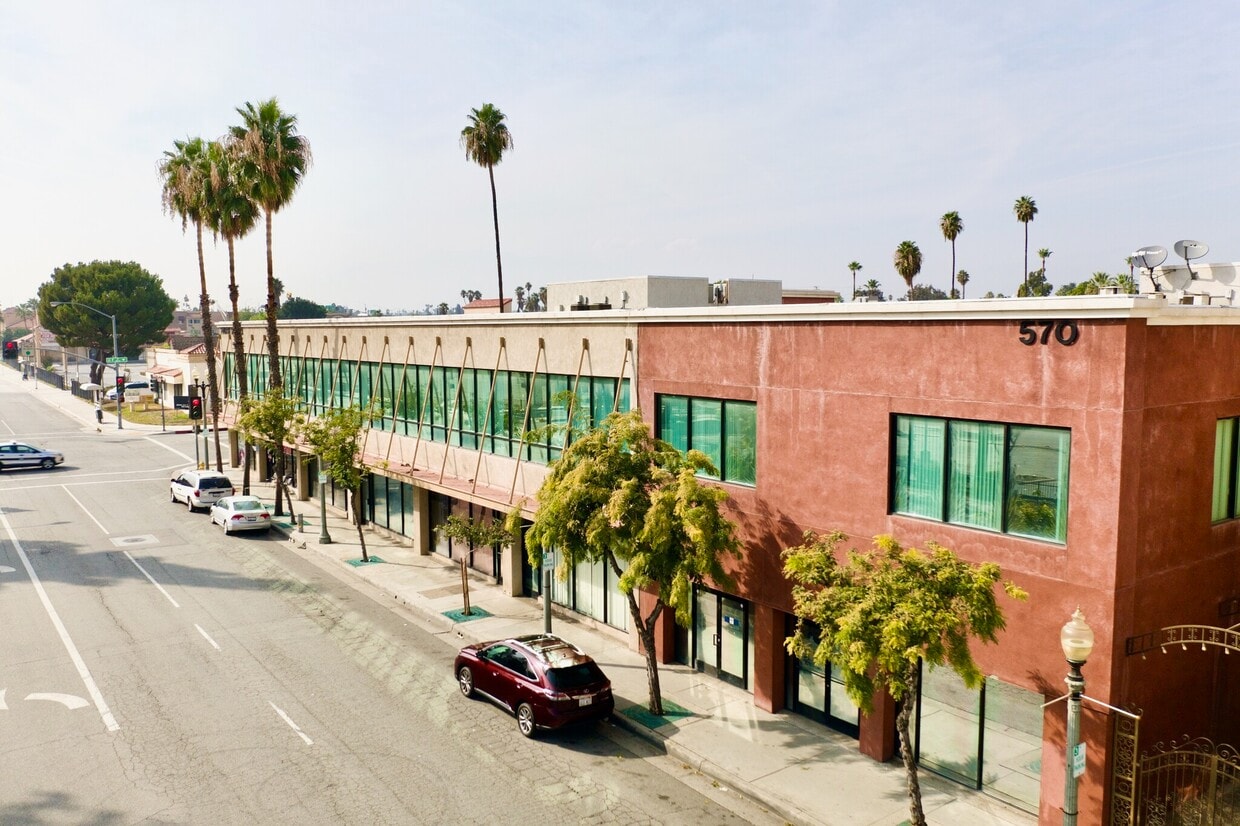 Photo - 570 W 4th St (San Bernardino, CA)