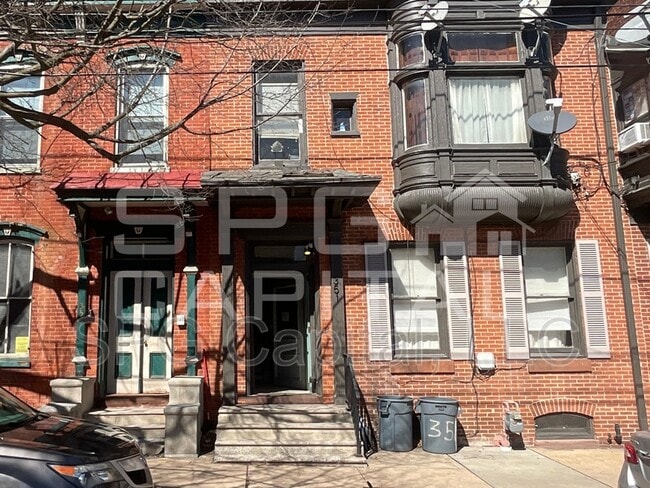 Building Photo - 351 W King St Unit 5