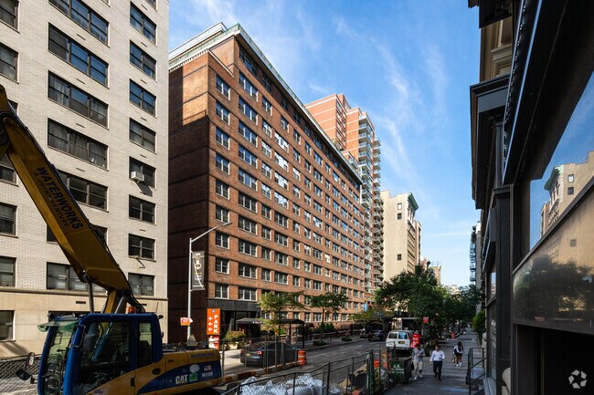 Photo - Parker Gramercy