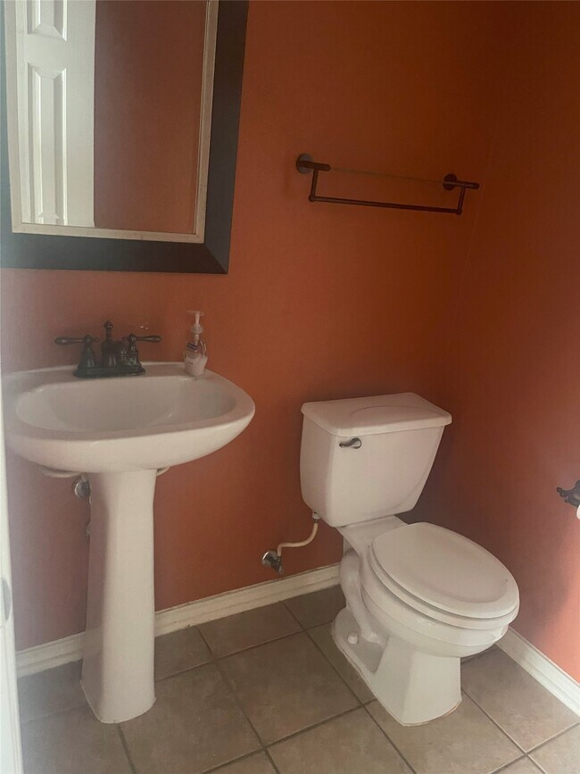 Photo - 5815 Vinemont Ln