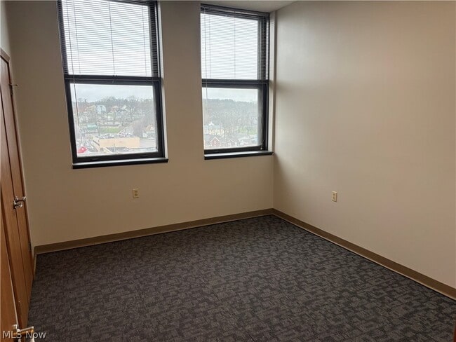 Photo - 59 Lincoln Way E Unidad 702