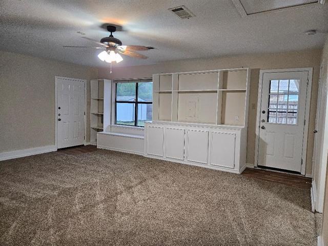 Photo - 604 Willow Way