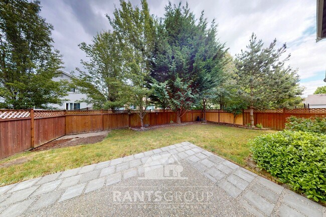 Photo - A gorgeous 2,658 SF house in Horizon Pointe!