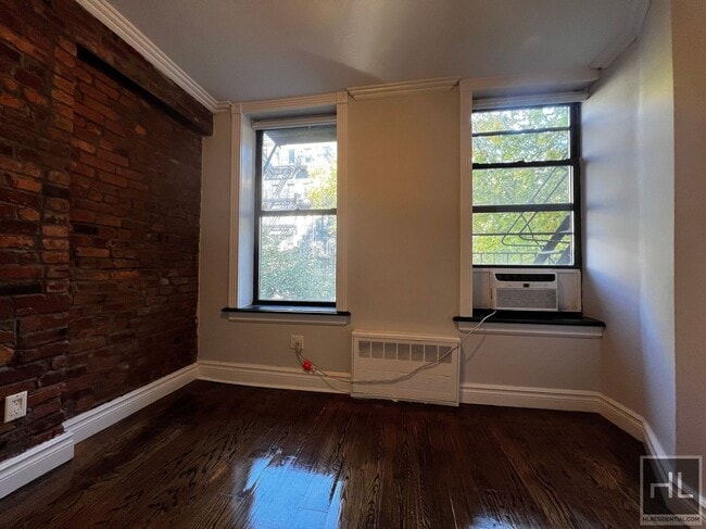 Building Photo - East 5th Street Unit 1B