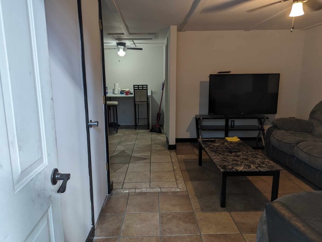 412 Timberlane Cir Unit B