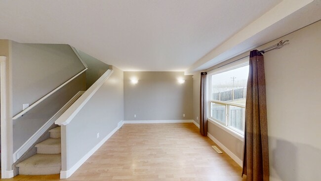 Photo - 9062-9131 131 Ave