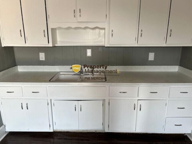 Photo - 215.5 S MADISON AVE | $600.00/MONTH | ACCE...