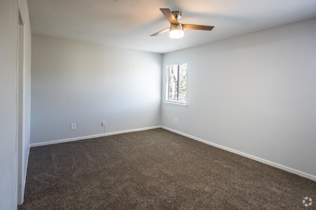 2 BR, 2,5 BA - 1452SF
