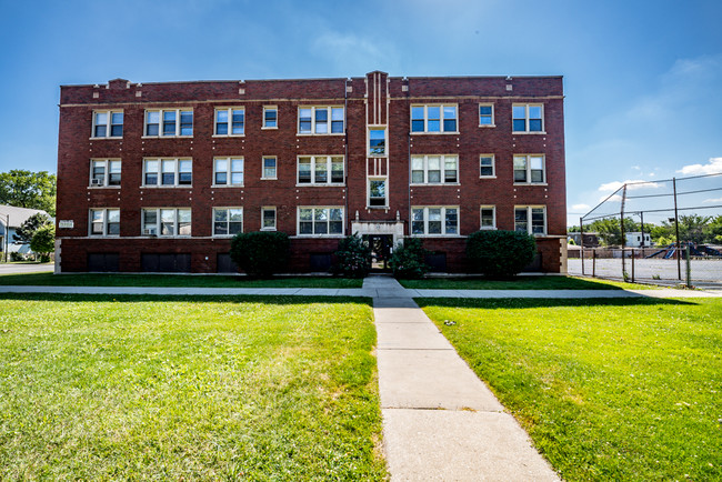 Photo - 6705 S Michigan Apartments