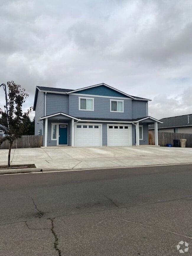 Building Photo - 3240 S 10th St Rental