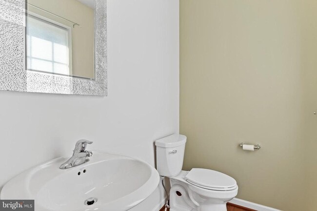 Photo - 3030 Meridian Cmns