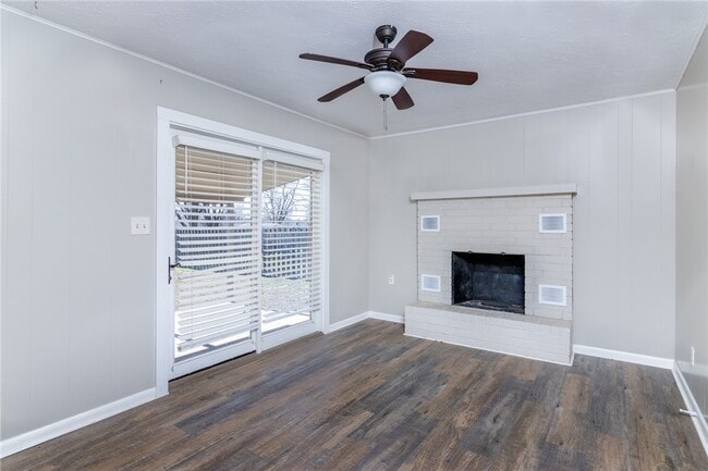 Building Photo - 1208 NE 3rd St