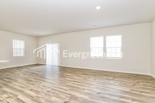 Photo - 5519 Hydrangea St