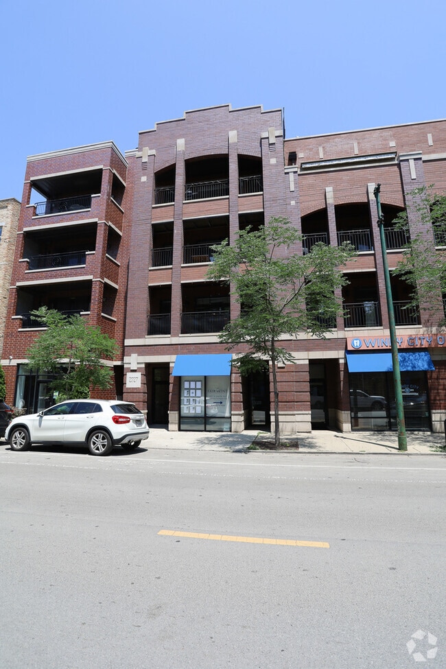 Building Photo - 2927 N Lincoln Ave Unit 4 Rental