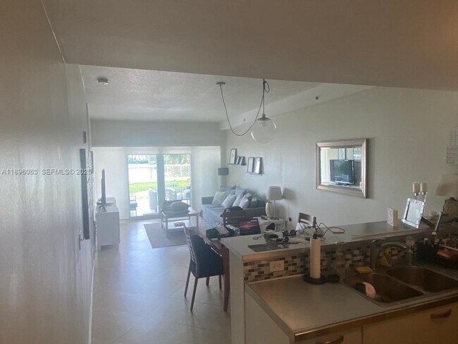 Photo - 6580 Indian Creek Dr Unit 206